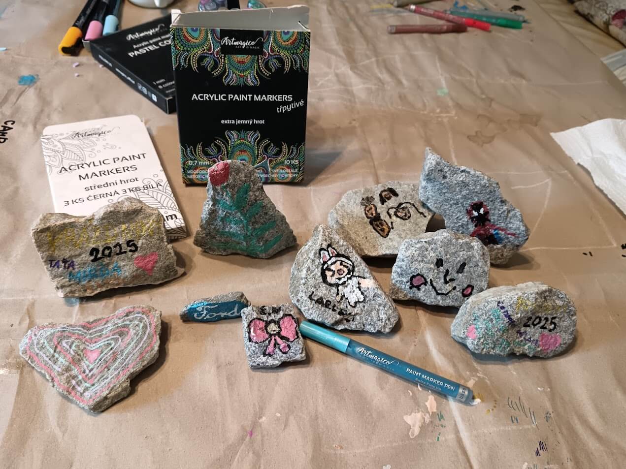 Kamínky malované fixami od Artmagico