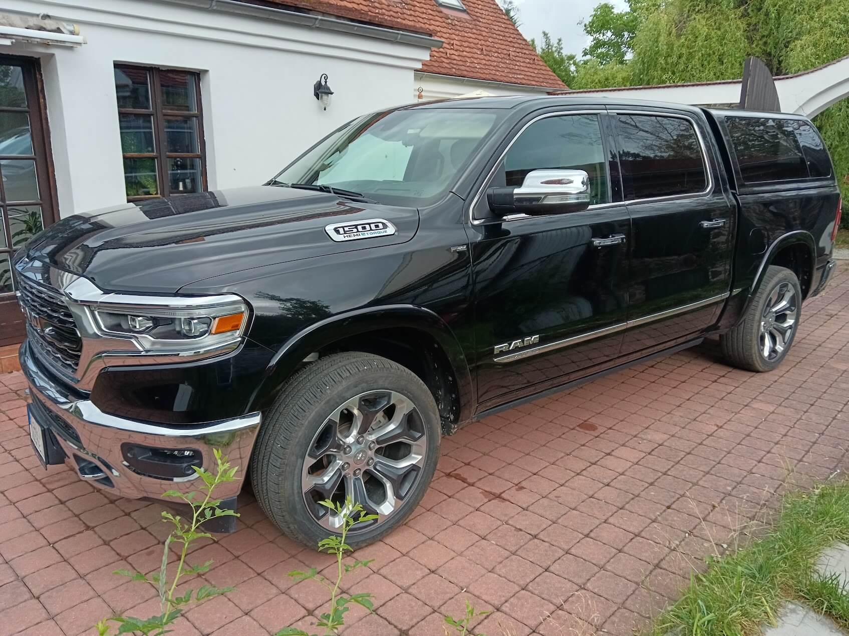 Dodge Ram na opravu kůže a volantu Ledertechnik