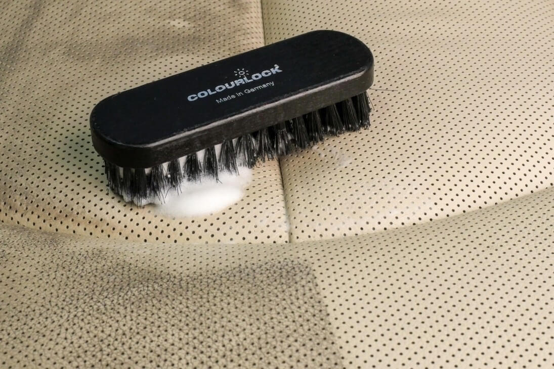 Pečující sada na kožený interiér automobilu