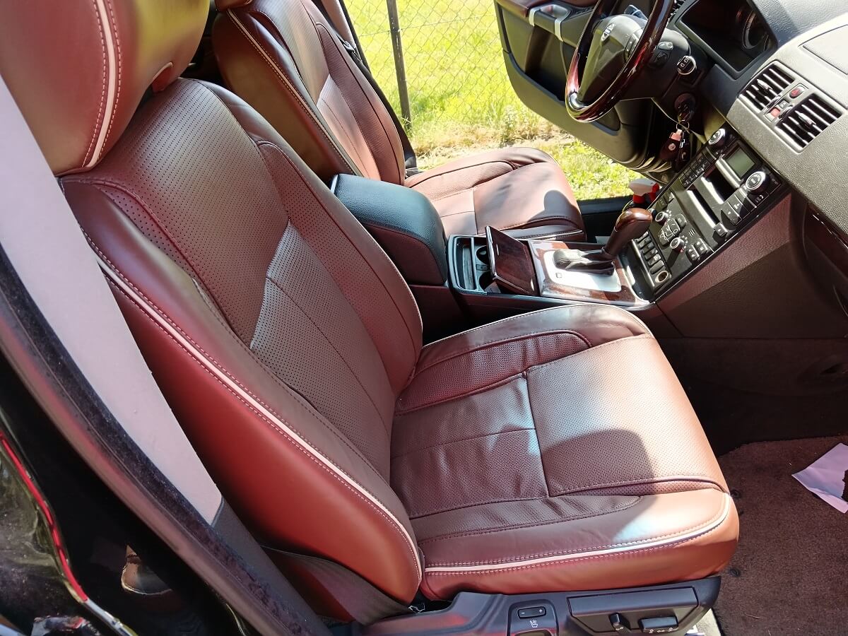 Kožená sedačka Volvo XC90 po opravě