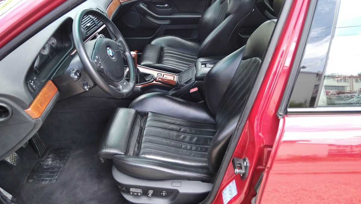 BMW M5 po renovaci interieru